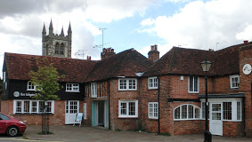 New Ashgate Gallery is a stockist of Paul Finch Jewellery in Farnham.